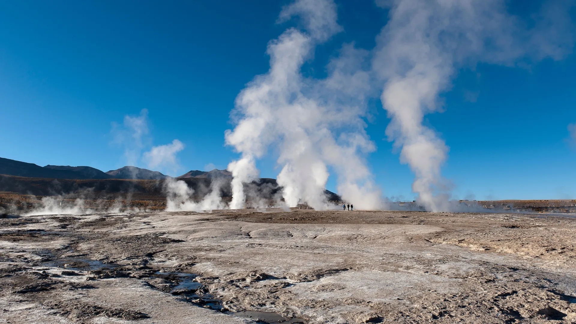 Géiseres y paisaje del desierto de Atacama